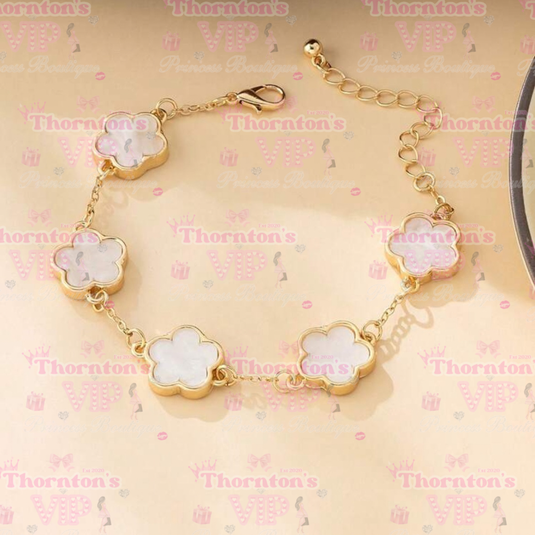 Elegant Lucky Clover Charm Bracelet – Adjustable in White, Burgundy & Black