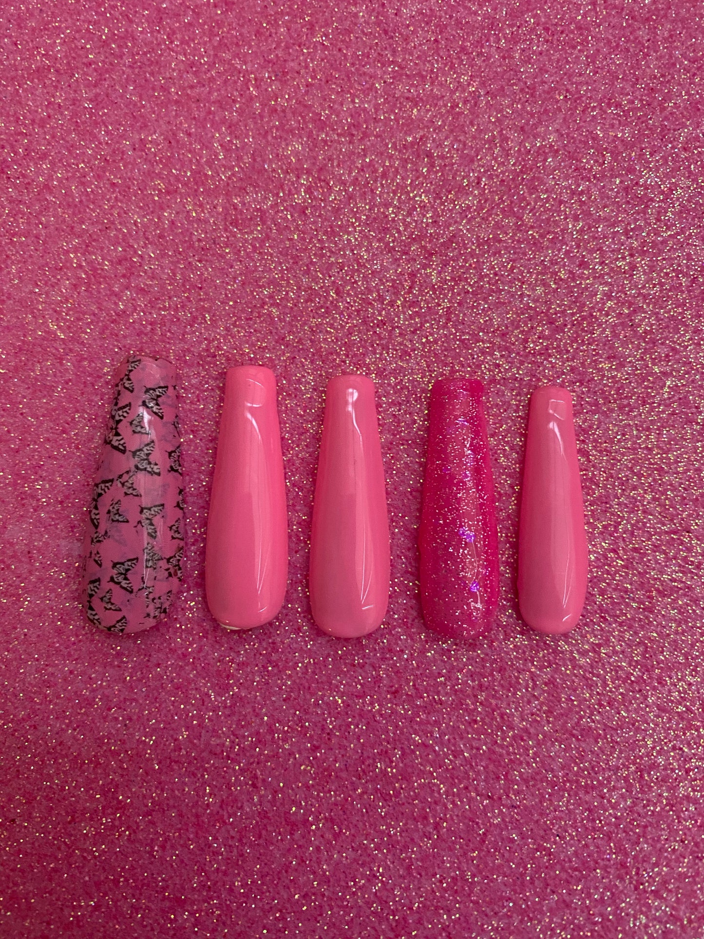 Plumarius Pink Nails