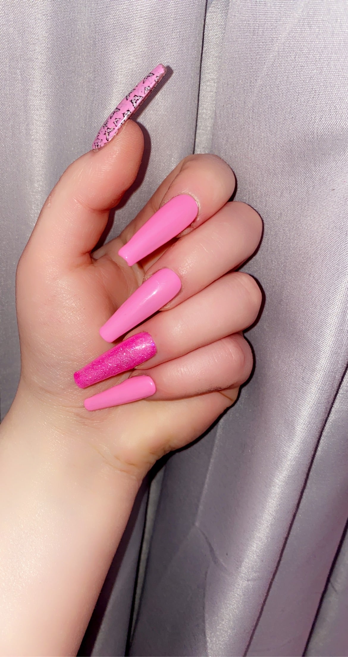 Plumarius Pink Nails