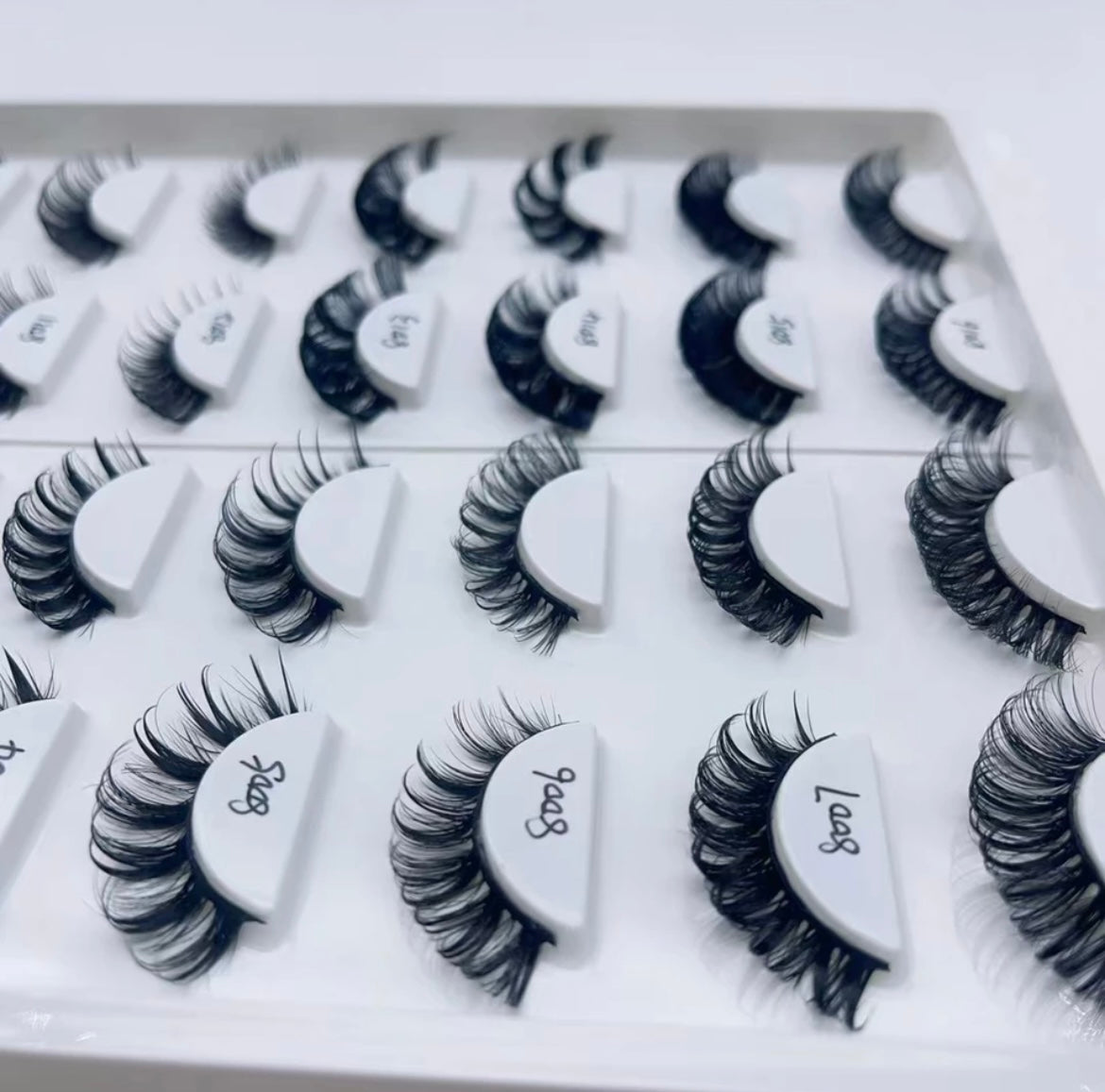 VIP Russian Strip Lash 16 Pair Book