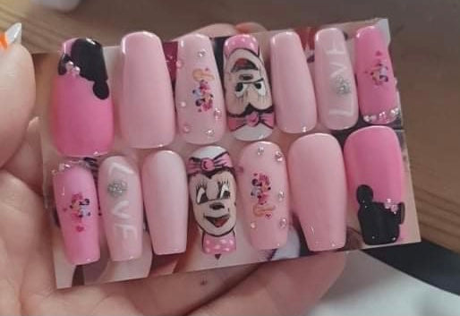 Minnie Princess Nails