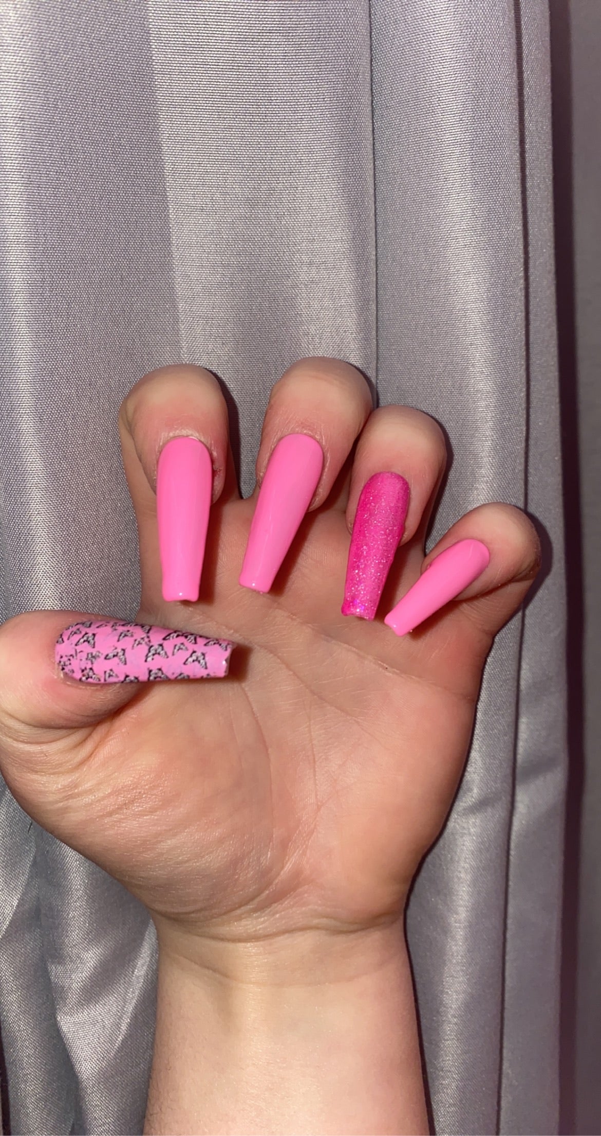 Plumarius Pink Nails