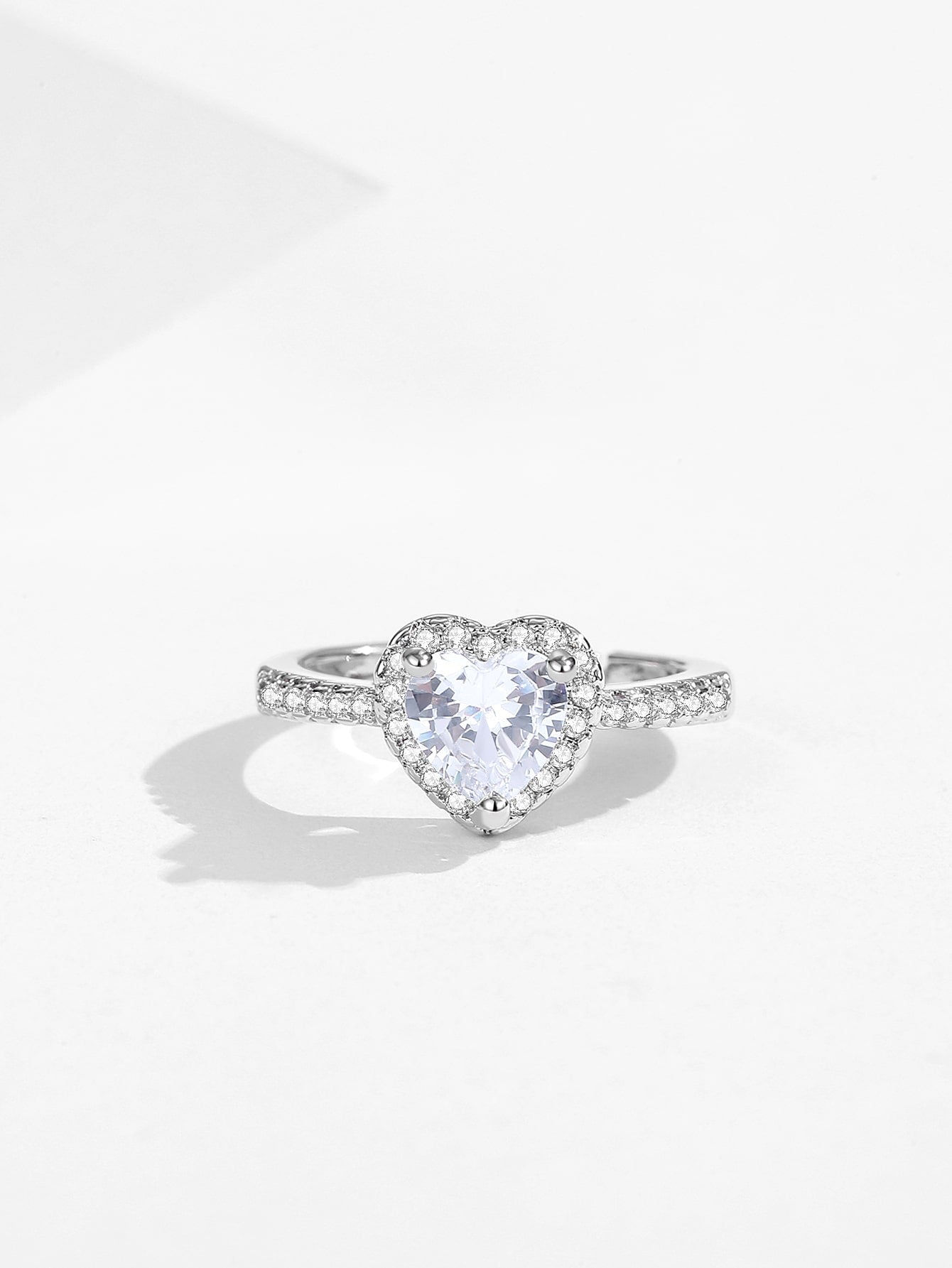 Sparkly Heart Zircon Ring